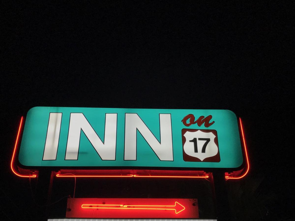 Inn On 17 Savannah Exterior photo